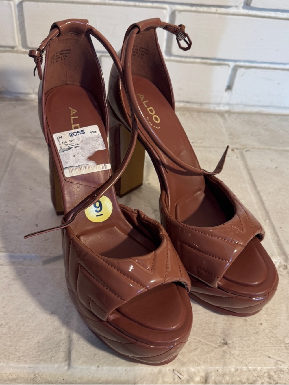 NWT ALDO Pillow Walk Quilted Patent Leather Platform Block Heel Sandals, size 9